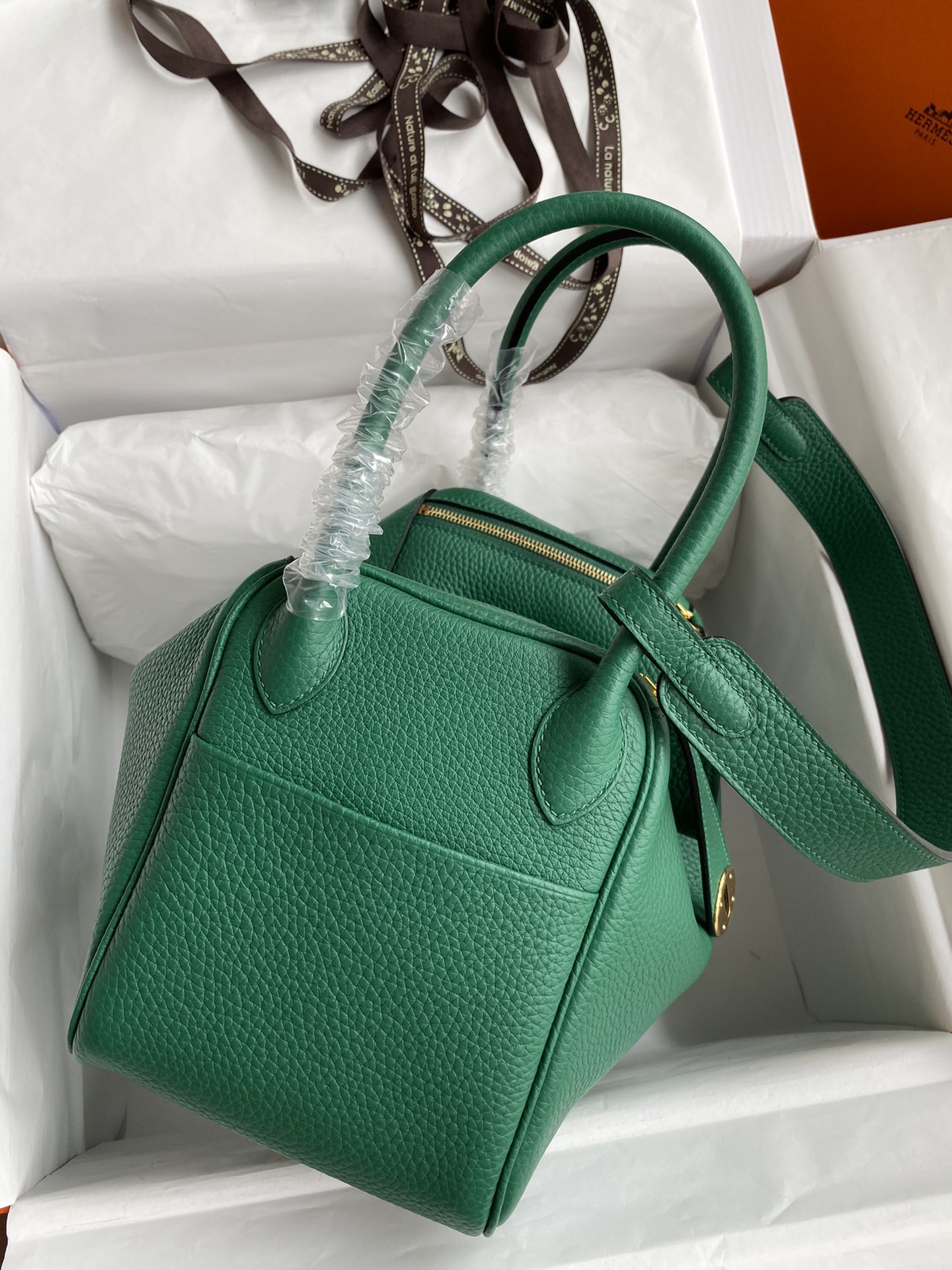 Hermes Lindy 26cm Handbag Shoulder Bag In Vert Vertigo Clemence Leather